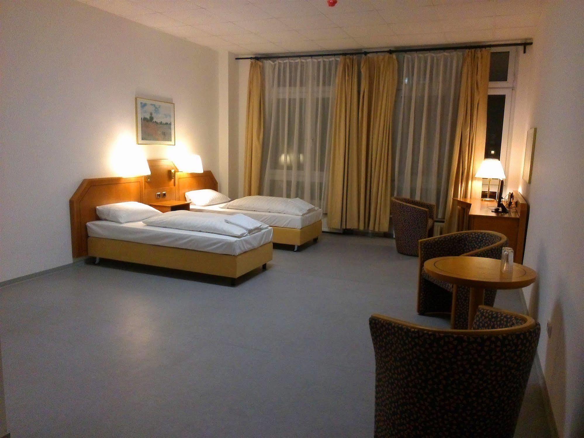 Willy Hotel Frankfurt Frankfurt am Main Ngoại thất bức ảnh