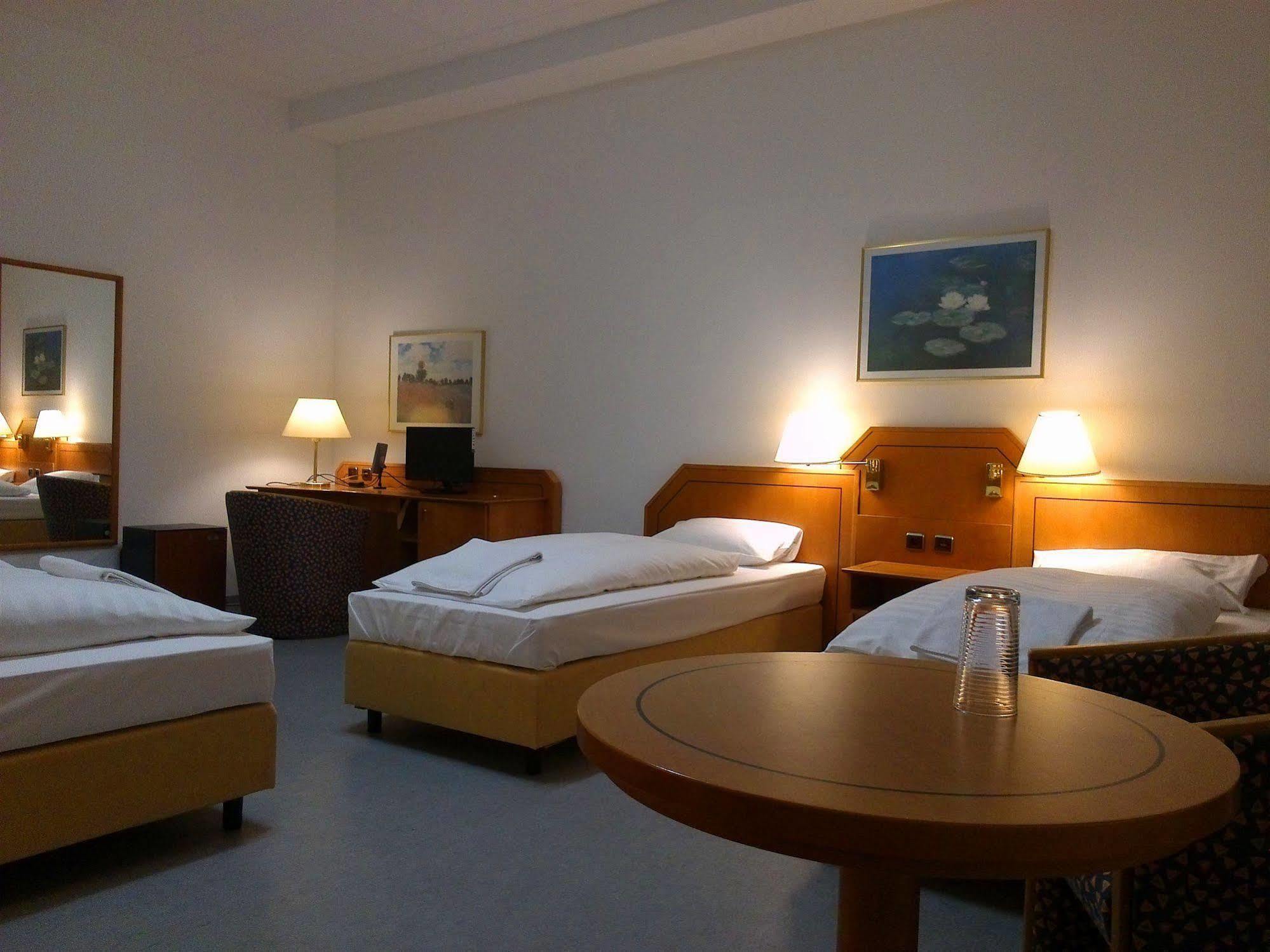 Willy Hotel Frankfurt Frankfurt am Main Ngoại thất bức ảnh