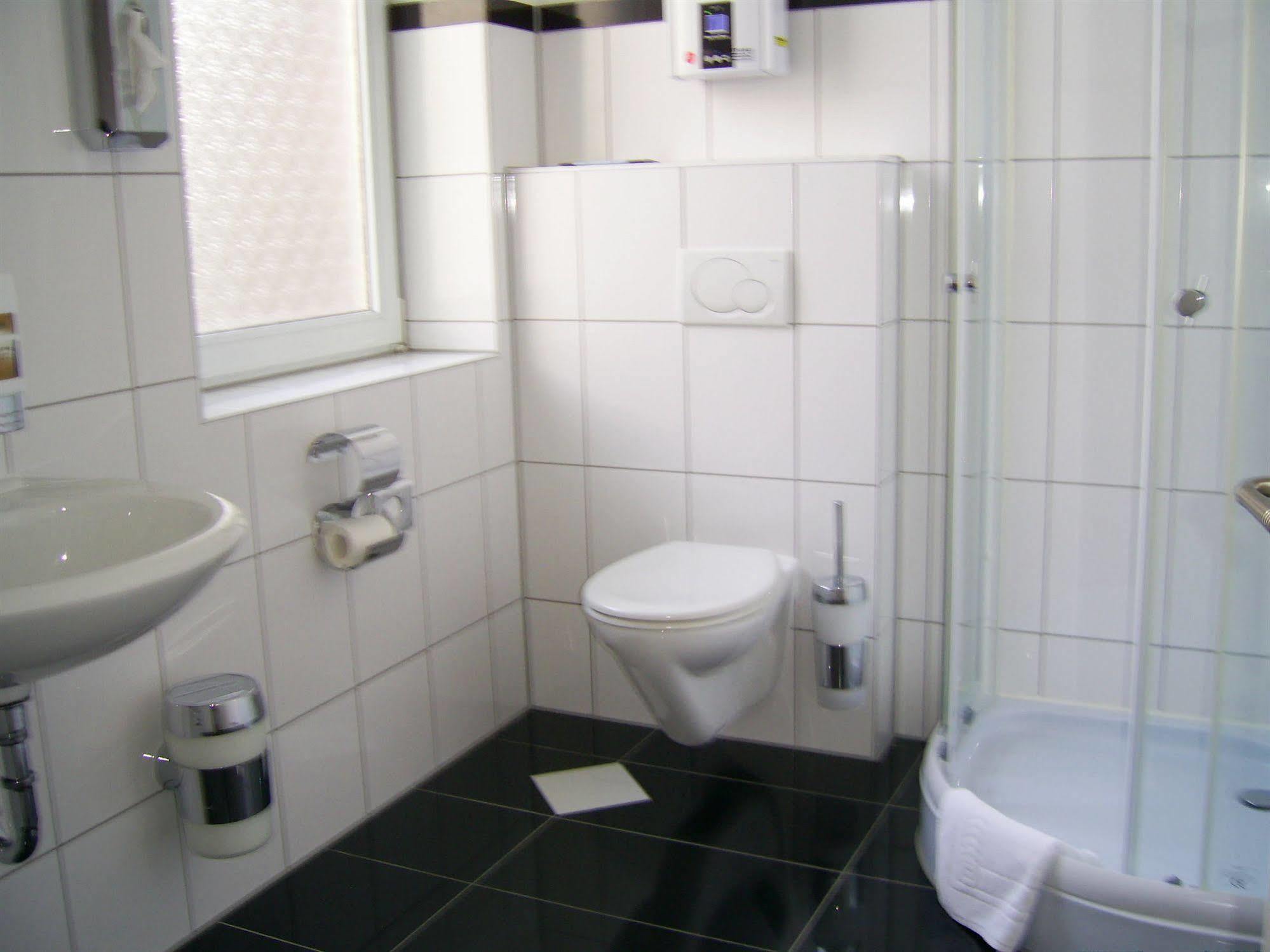 Willy Hotel Frankfurt Frankfurt am Main Ngoại thất bức ảnh