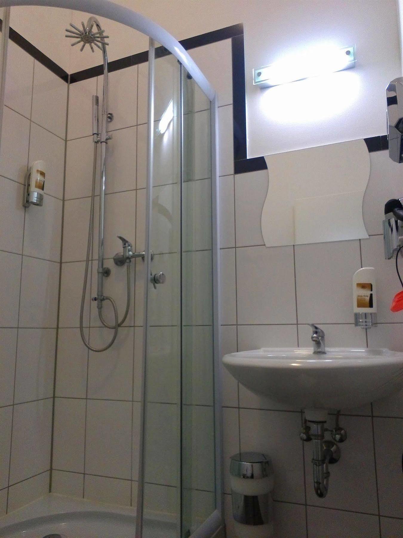 Willy Hotel Frankfurt Frankfurt am Main Ngoại thất bức ảnh