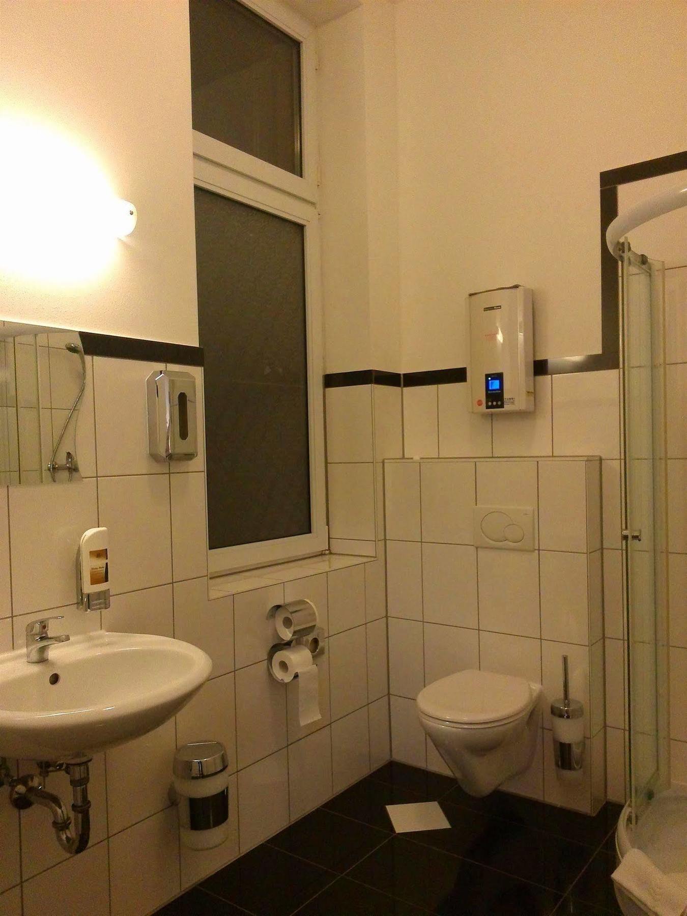 Willy Hotel Frankfurt Frankfurt am Main Ngoại thất bức ảnh