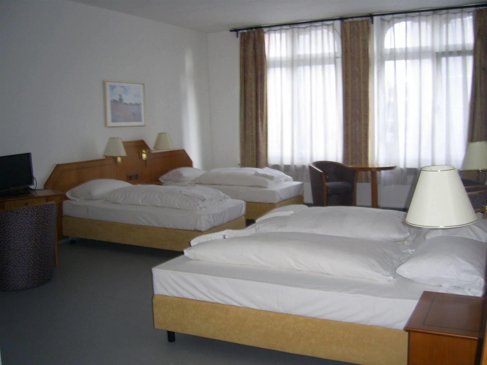 Willy Hotel Frankfurt Frankfurt am Main Ngoại thất bức ảnh