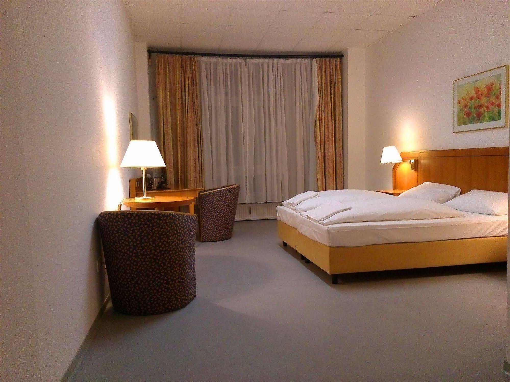 Willy Hotel Frankfurt Frankfurt am Main Ngoại thất bức ảnh