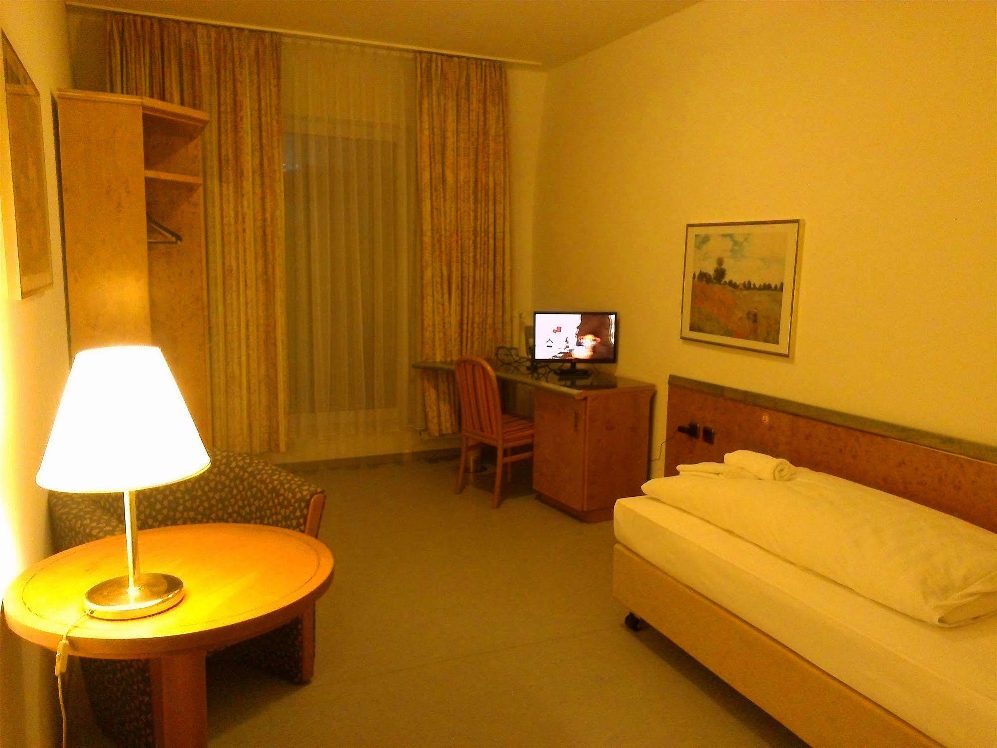 Willy Hotel Frankfurt Frankfurt am Main Ngoại thất bức ảnh