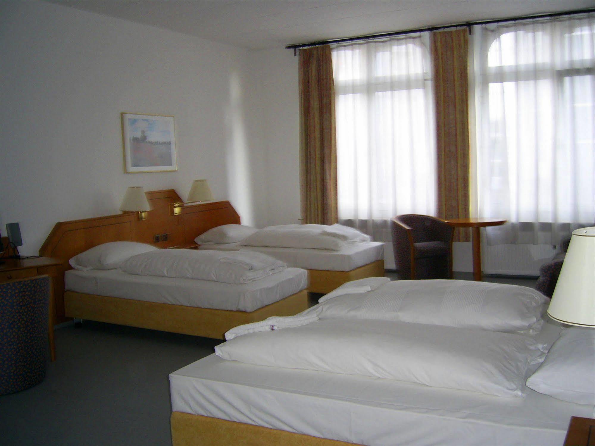 Willy Hotel Frankfurt Frankfurt am Main Ngoại thất bức ảnh