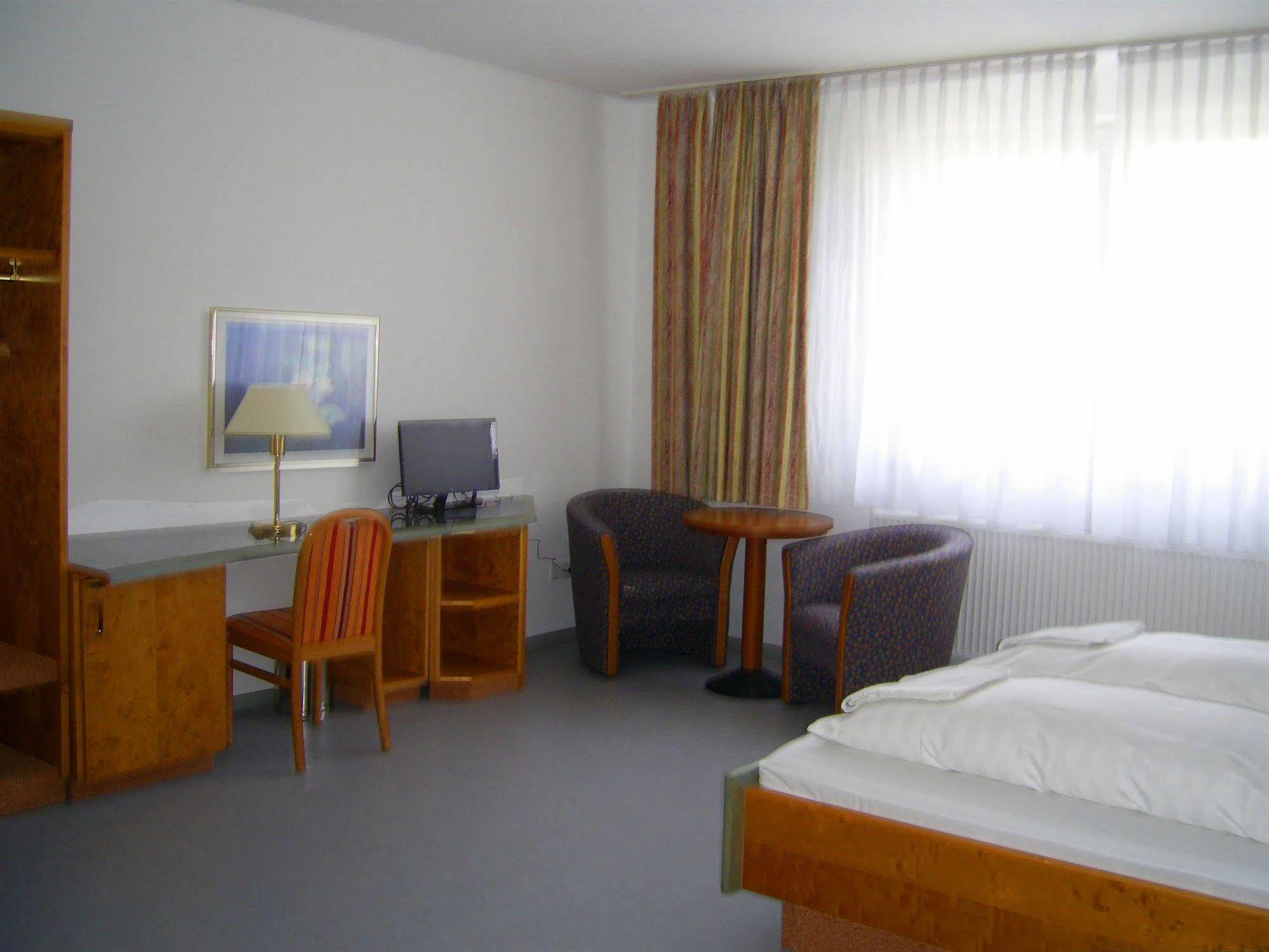 Willy Hotel Frankfurt Frankfurt am Main Ngoại thất bức ảnh